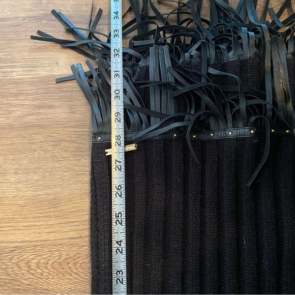 Michael Kors Scarf - Picture 4 of 5